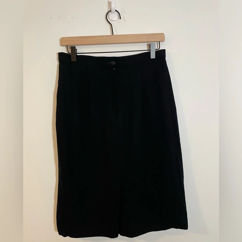 Vintage Black 100% Wool Fully Lined Pencil Skirt, Size 12, Has Pockets!